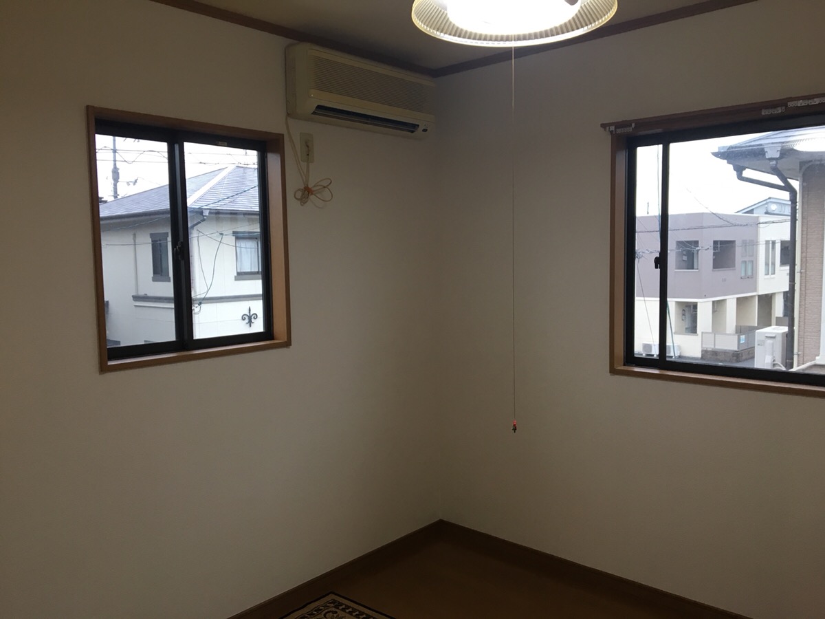 クロスを張り替えて部屋が明るくなりました！