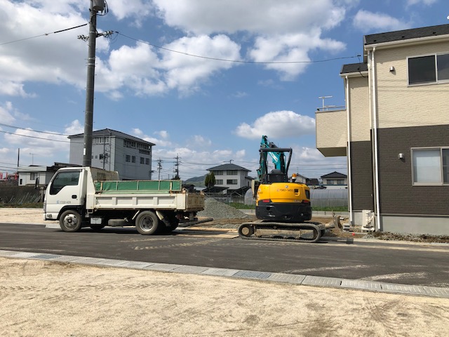 土間コンクリートとカーポート工事 in神辺町川北