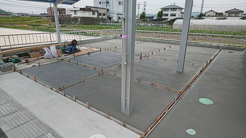 土間コンクリートとカーポート工事 in神辺町川北